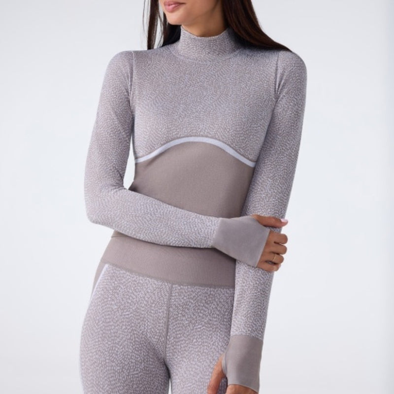 Thirty Three Threads - Unisex Seamless J Long Sleeve Whisper a