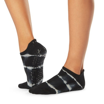 Thirty Three Threads - Unisex Grip Savvy Black Wavy Stripe - Black Wavy Stripe